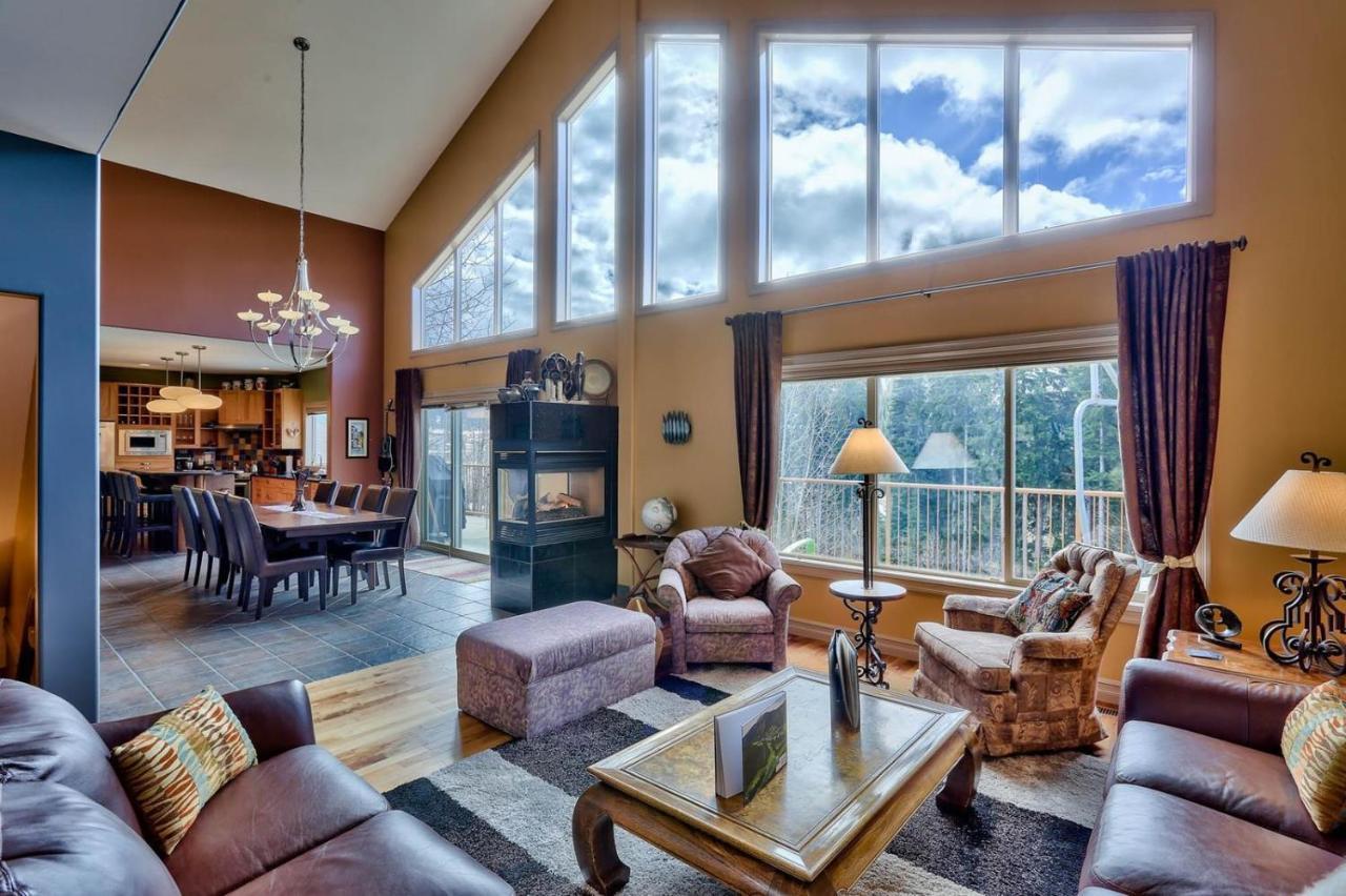 Soleil Chalet By Bear Country Sun Peaks Room photo