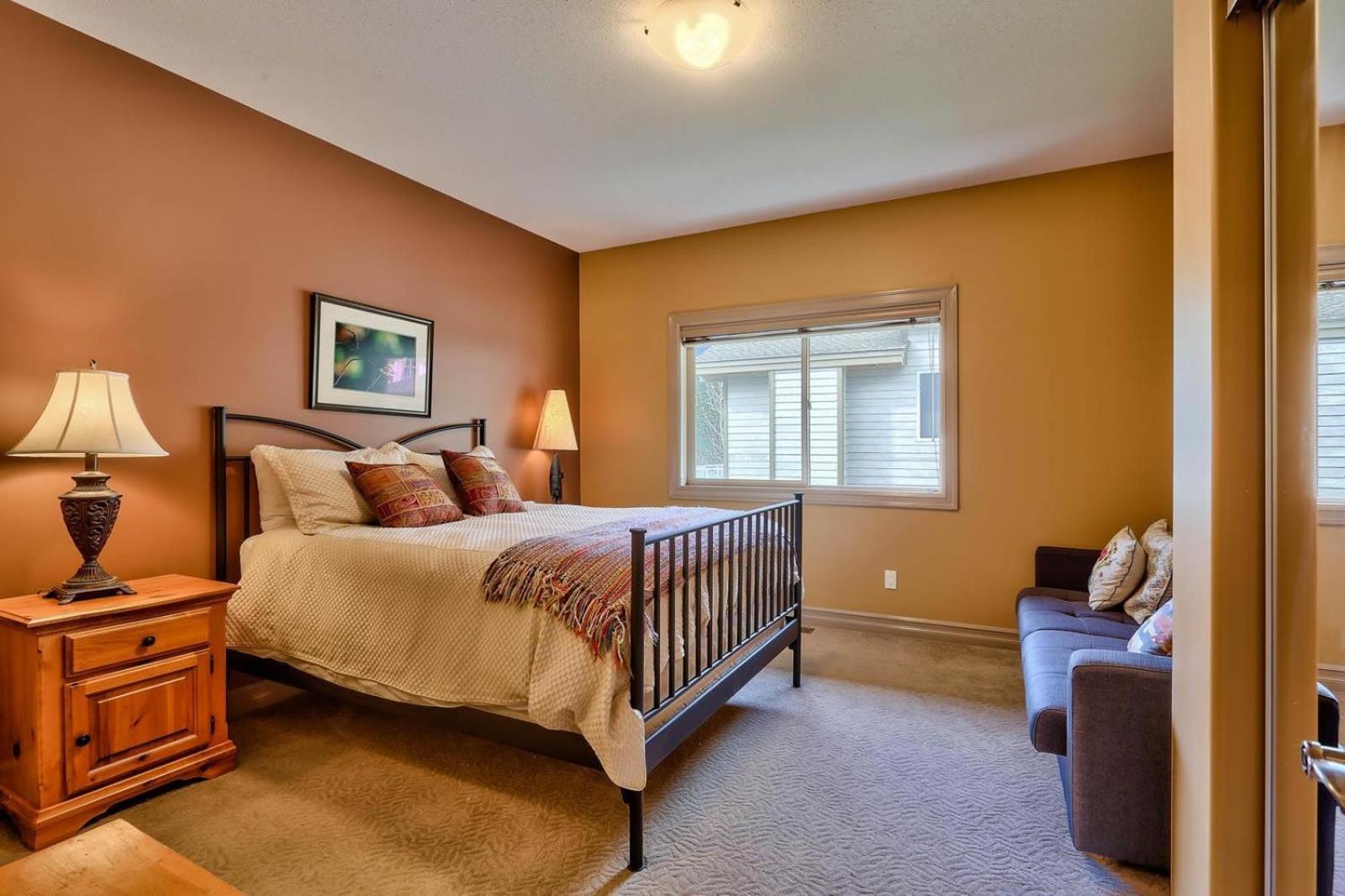 Soleil Chalet By Bear Country Sun Peaks Room photo