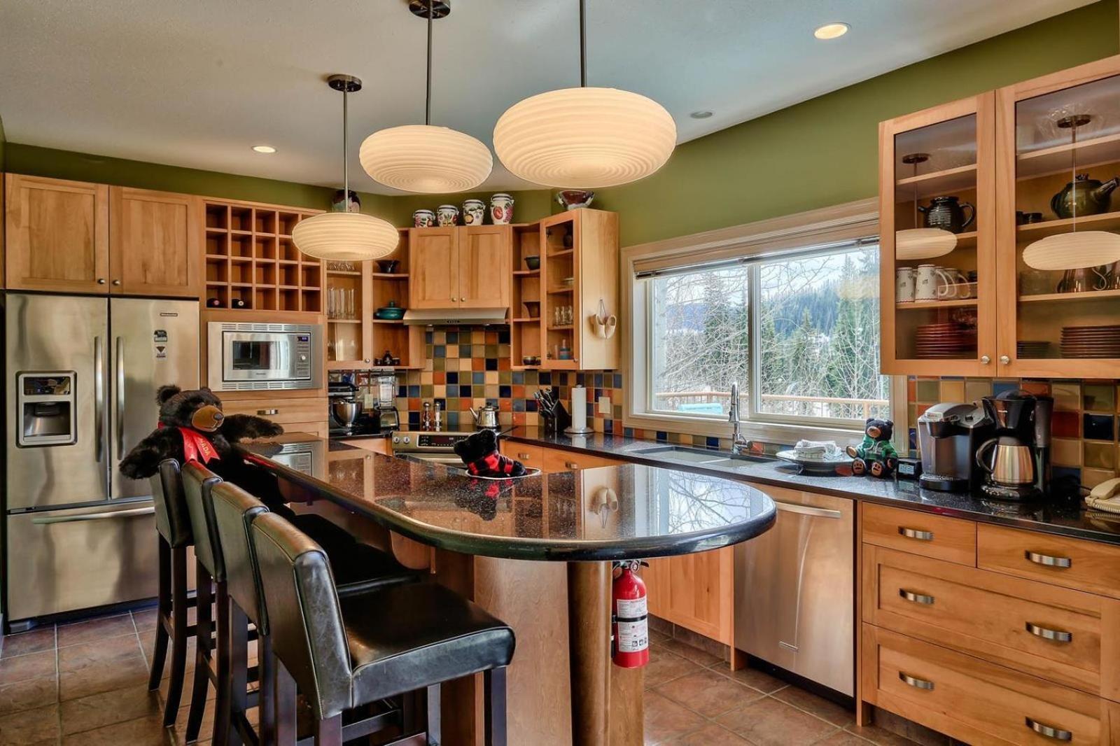 Soleil Chalet By Bear Country Sun Peaks Room photo